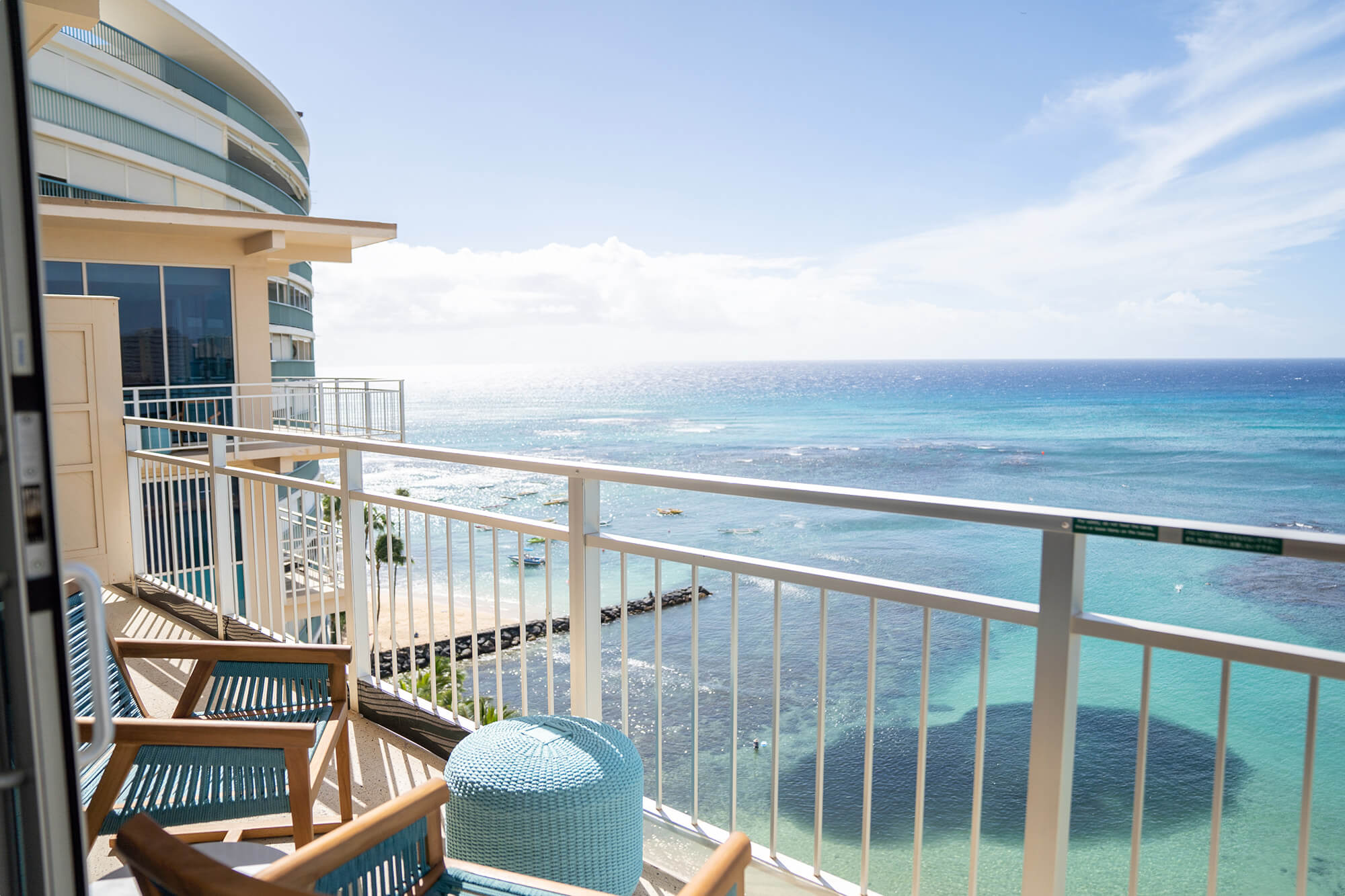 Kaimana Beach Hotel balcony room with ocean view to Waikiki, Honolulu Beach